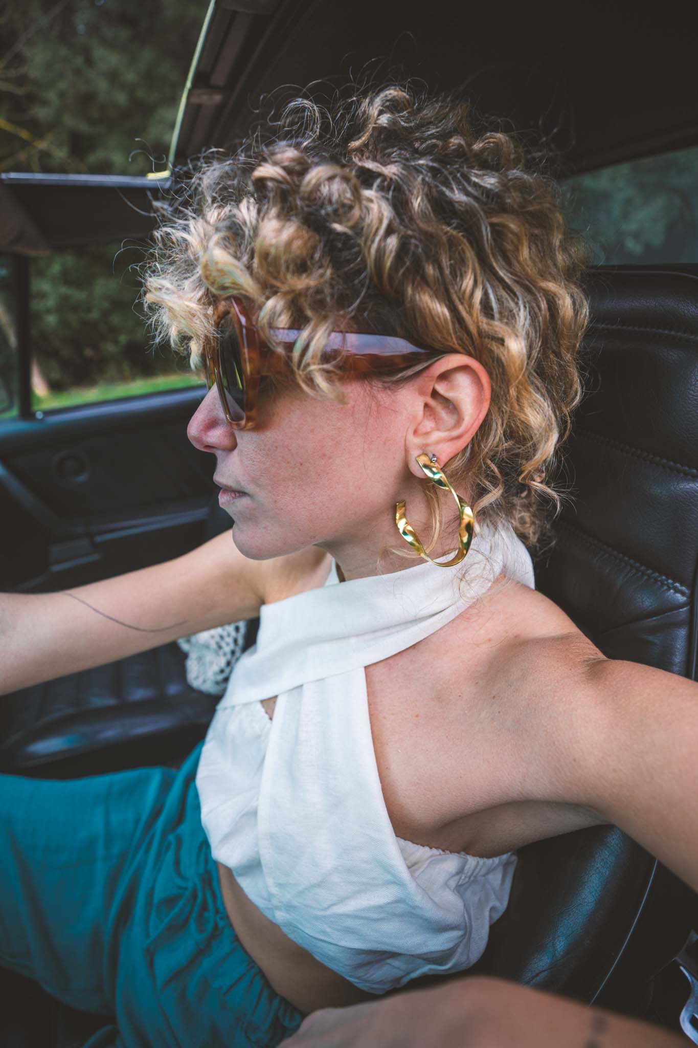 Earings Torsion Hoop Bronce